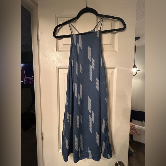 Elegant Blue Patterned Dress - Picture 1 of 5